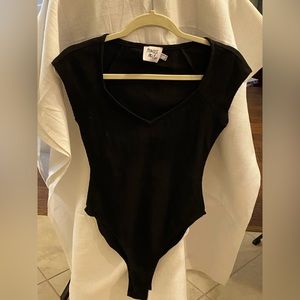 Bodysuit, short sleeve, black ribbed
